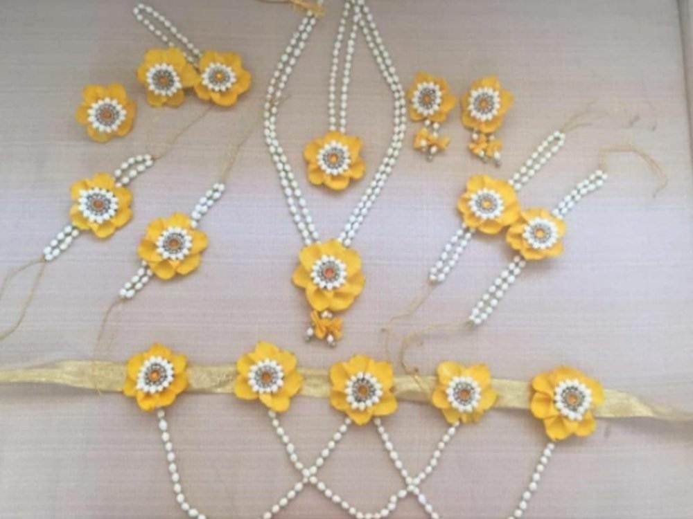 Artificial flower jewellery