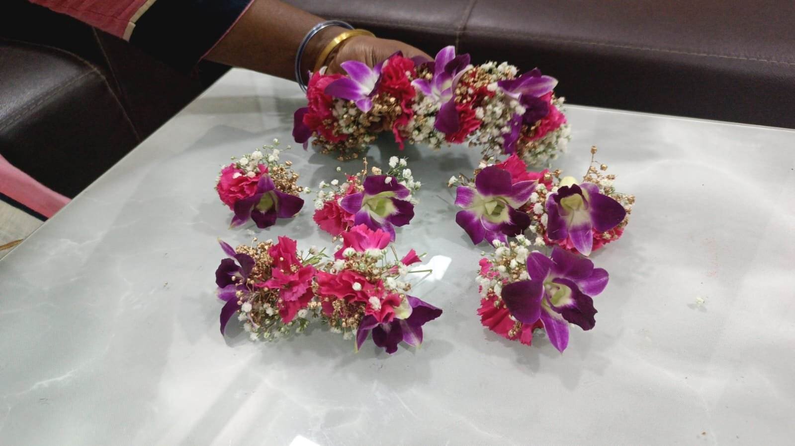 Hair Accessory for Bride | Veni Ourpeedika | Delivers all types of Flowers  and Flower products Thiruvananthapuram (100%MG)