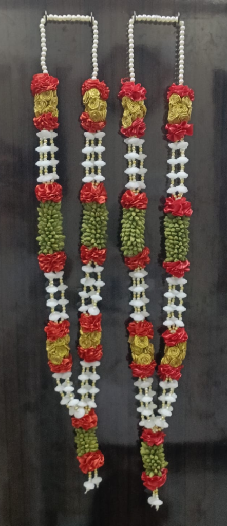Elaichi with camphor garlands
