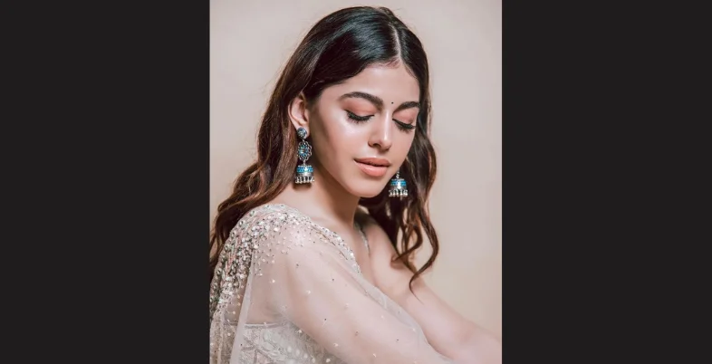 Engagement Hairstyle for Bride - Loose Waves with Middle Parting