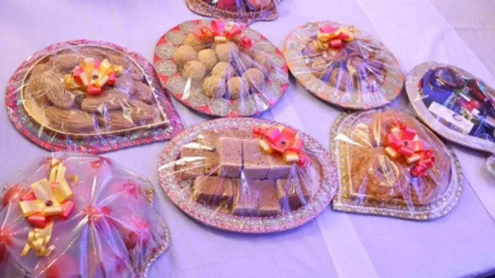 Wedding Gift Packing Idea - Theme-Based Tray Arrangement